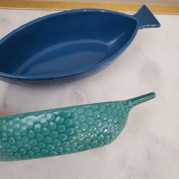 West Elm Fish-Shaped Ceramic Bowls - Blue and Teal - Picture 4 of 12